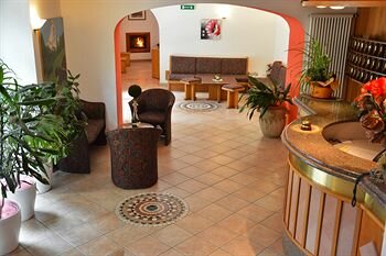 Albergo Neni, Забронировать Отель Отели Vallagarina с бассейном, Бассейн