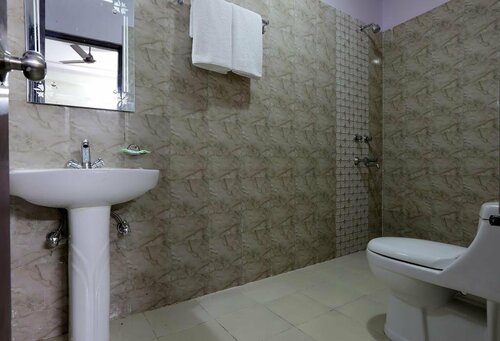 Hotel Kuber International-IGI Airport Delhi, Забронировать Отель Махипалпур Нью-Дели