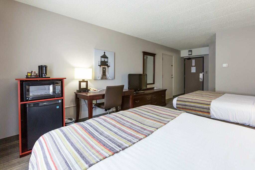 Country Inn & Suites by Radisson; Traverse City; Mi