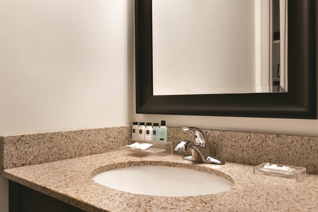 Country Inn & Suites by Radisson; Traverse City; Mi