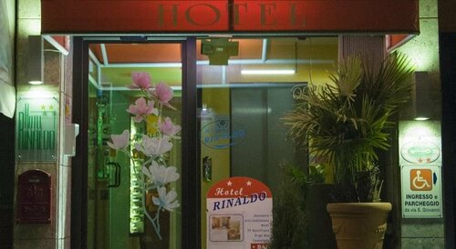 Hotel Rinaldo, Varaa Huoneisto Borgomanero Piemonte