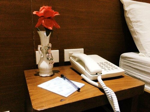 West Makati Hotel by Oyo, Забронировать Отель Сити-оф-Макати Национальный Столичный регион
