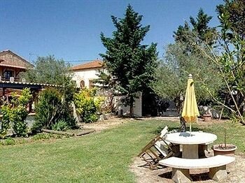 Auberge du Mas dAlivon, Varaa Hostelli Hostellit kohteessa Camargue, Hostelli