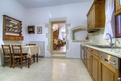Villa Nikolaos, Rezerwuj Willa Hotele w Elefterna z parkingiem, Parking