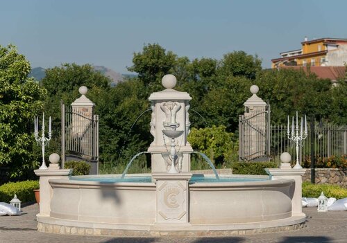 Corte San Lorenzo, Забронировать Отель Отели в центре Сант'Эджидио дель Монте-Альбино с завтраком, отели в центре Сант'Эджидио дель Монте-Альбино с завтраком