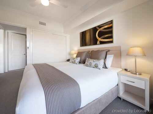 Oaks Brisbane Mews Suites, Забронировать Апартаменты/квартира Отели Брисбна с парковкой, рядом с Тиволи, Парковка