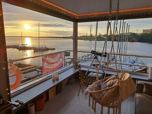 F911 Yaht Klub Hotel, Boek Hotel Jekaterinaburg 