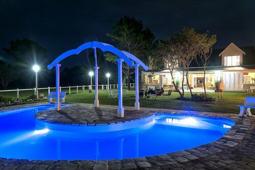 TNiqua Stable Inn, Забронировать Отель «постель и завтрак» Плеттенберг-Бей Найсна