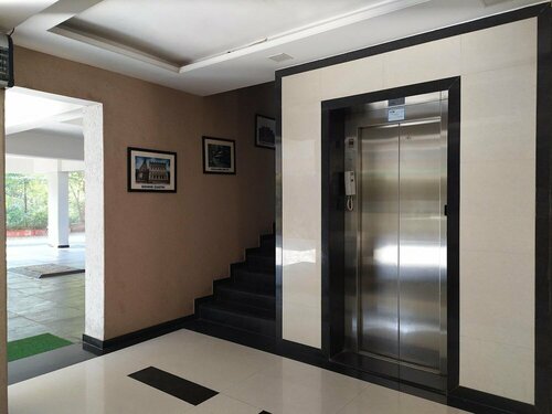 Oyo 11512 Hotel Kedari Residency