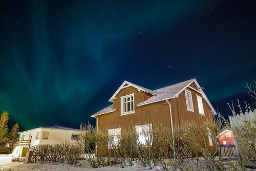 Litlabýli Guesthouse, Book Hotel Hoteller i Flateyri med parkering, Parkering