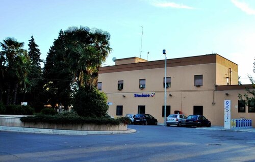 B&B La Stazione, Забронировать Отель «постель и завтрак» Отели в центре Акуавива-делле-Фонти, в центре, Парковка, Завтраки