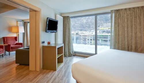NH Andorra la Vella, Забронировать Отель Отели Андорра-ла-Велья 4 звезды, 4*