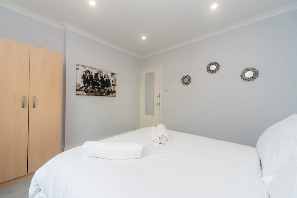 Clapham Art Apartment