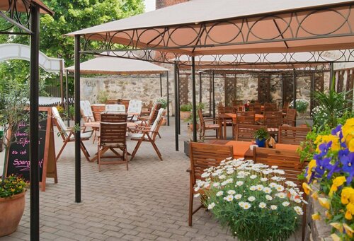DH Hotel Deutsches Haus Mittweida - Ihr digitales Hotel, Book Hotel Hotels in Garz with Parking, Parking
