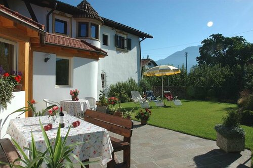 Haus Oberhofer, Забронировать Отель Корнаяно Bolzano and surroundings