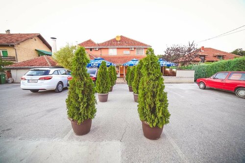 Garni Hotel Radović, Забронировать Отель Отели Центральной Сербии с парковкой, Парковка