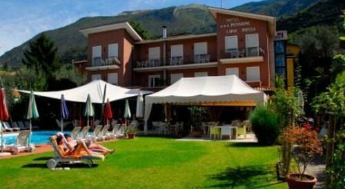 Hotel Luna Rossa, Забронировать Отель Отели Венето с парковкой, Парковка