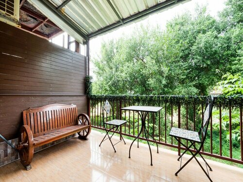 OYO 75375 Lisa Guesthouse, Забронировать Отель Отели Паттайя с парковкой, Парковка