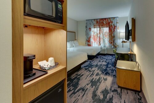 Fairfield Inn & Sts Avl Weaverville, Забронировать Отель Отели в центре Уивервилл с завтраком, отели в центре Уивервилл с завтраком