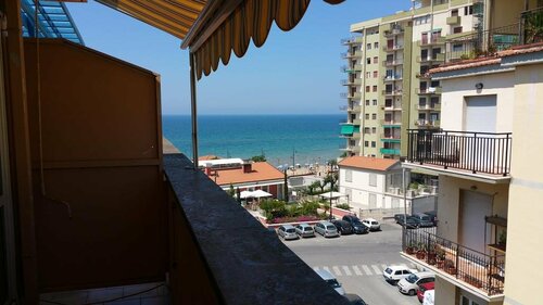 Residence Il Sole, Забронировать Отель Отели в центре Фоллоника, в центре