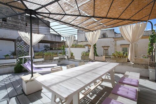 Palazzo Pindaro, Varaa Hotelli Hotellit Galatina uima-altaalla, Uima-allas