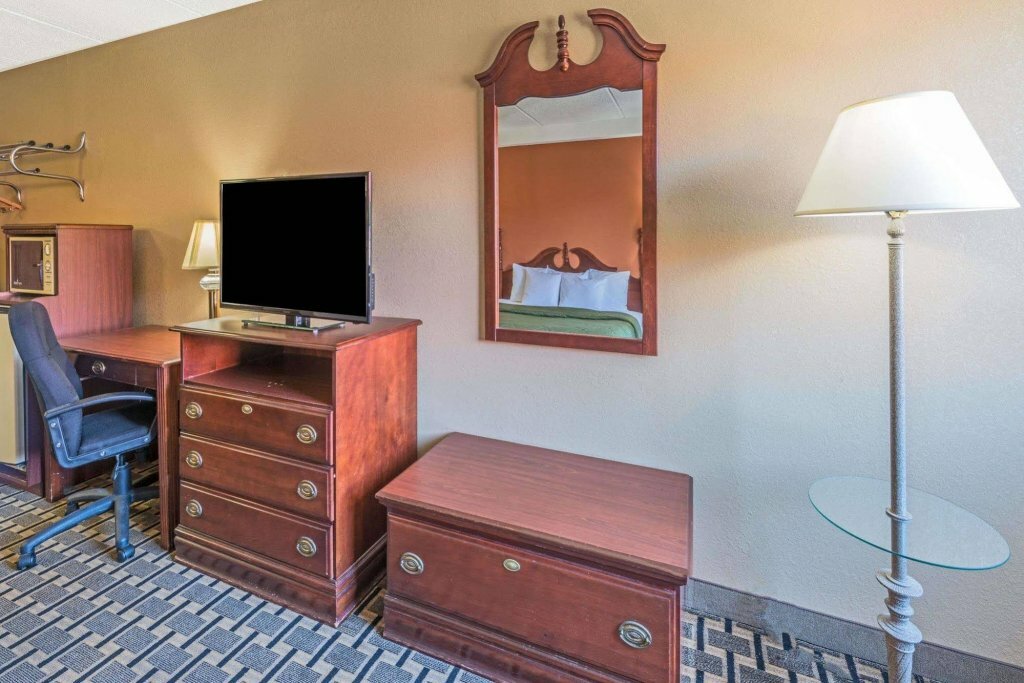 Econo Lodge Louisville East