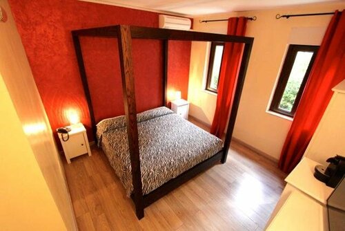 Hotel La Compagnia Del Viaggiatore, Забронировать Отель Отели Гран-Сассо с бассейном, Бассейн