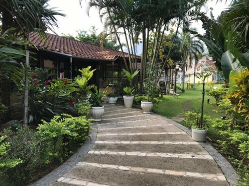 Amoreiras Hotel Pousada, Забронировать Отель Маресиас Sao Sebastiao Coast, рядом с Пляж Марезиас