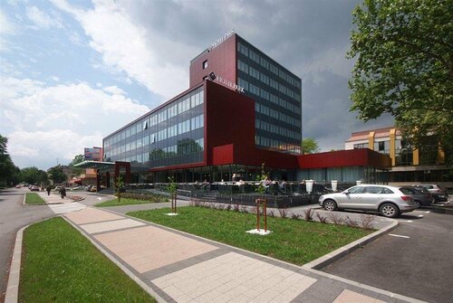 Hotel Park Doboj, Забронировать Отель Отели Добой с бассейном, Бассейн