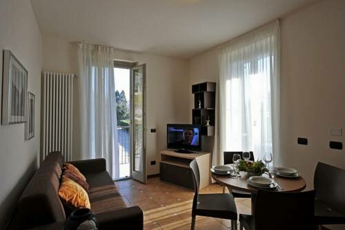 Belvedere Apartments, Book Apartment Hotels in Como with Parking, Parking