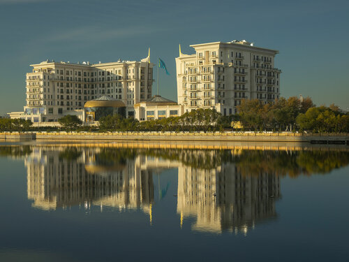 The St. Regis Astana, Rezervați Hotel Hoteluri în Nur-Sultan cu piscină, Piscină