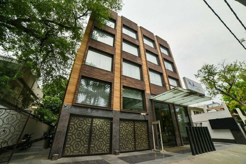 Hotel Mint Oodles, Забронировать Отель Отели Нью-Дели с парковкой, рядом с Храм Калкаджи Мандир, Парковка