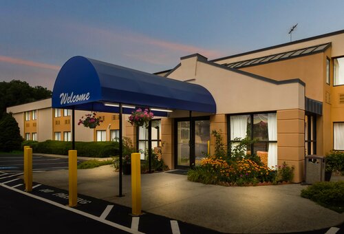 All Seasons Inn & Suites, Prenota Hotel Providence Rhode Island