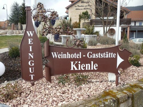 Weinhotel Kienle, Забронировать Отель Отели Бурвайлер с парковкой, Парковка