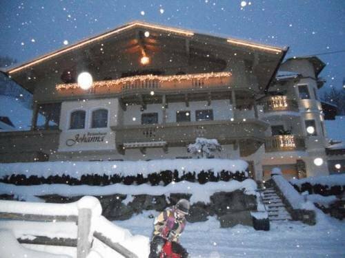 Appartmenthaus Johanna, Забронировать Отель Хипах Швац
