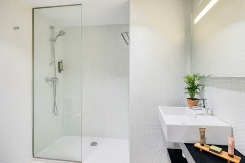 Citadines Ramblas Barcelona, Забронировать Апарт-отель Отели Барселоны с парковкой, рядом с Музей современного искусства Барселоны, Парковка