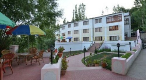 Hotel Asia, Забронировать Отель Отели Лех с парковкой, Парковка