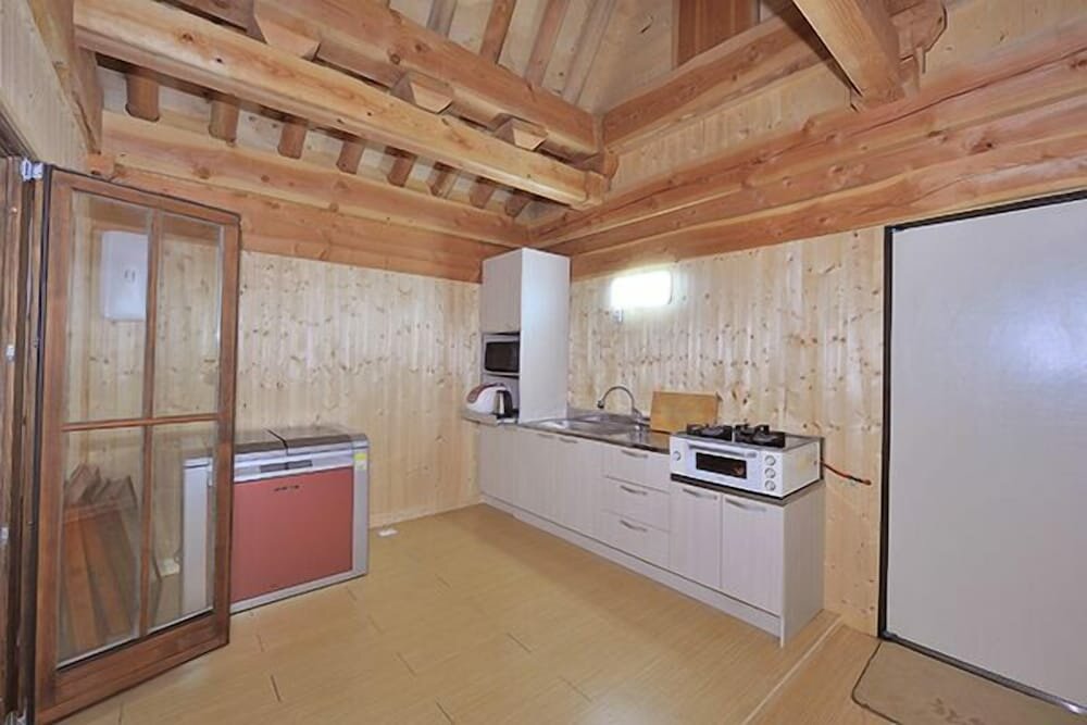 Yong Yejik Hanok Pension