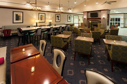 Homewood Suites by Hilton Gainesville, Забронировать Отель Отели Гейнсвилл с парковкой, рядом с Dogwood Park, Парковка