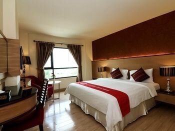 Nida Rooms Classical Suan Luang Srinakarin, Забронировать Отель Отели Провинции Бангкока с бассейном, Бассейн