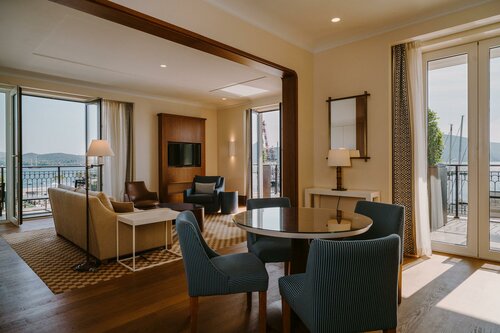 Regent Porto Montenegro, Забронировать Отель Отели Тиват с парковкой, рядом с Пляж Вайкики, Парковка