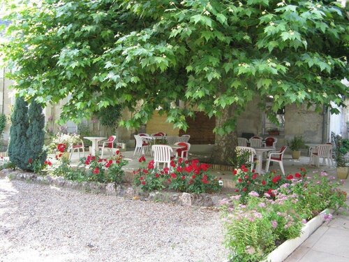 Le Cassini Hôtel-Restaurant, Забронировать Отель  