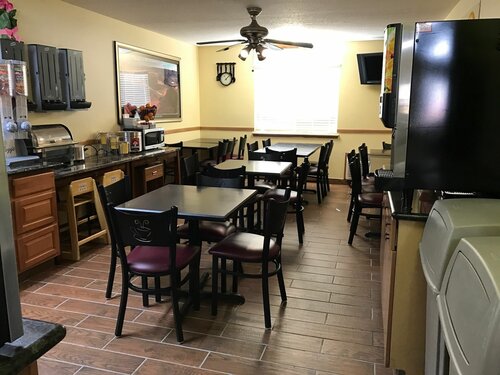 Days Inn by Wyndham Moab, Забронировать Отель Отели Моав с завтраком, рядом с Ресторан и пивоварня Моаба, Завтраки