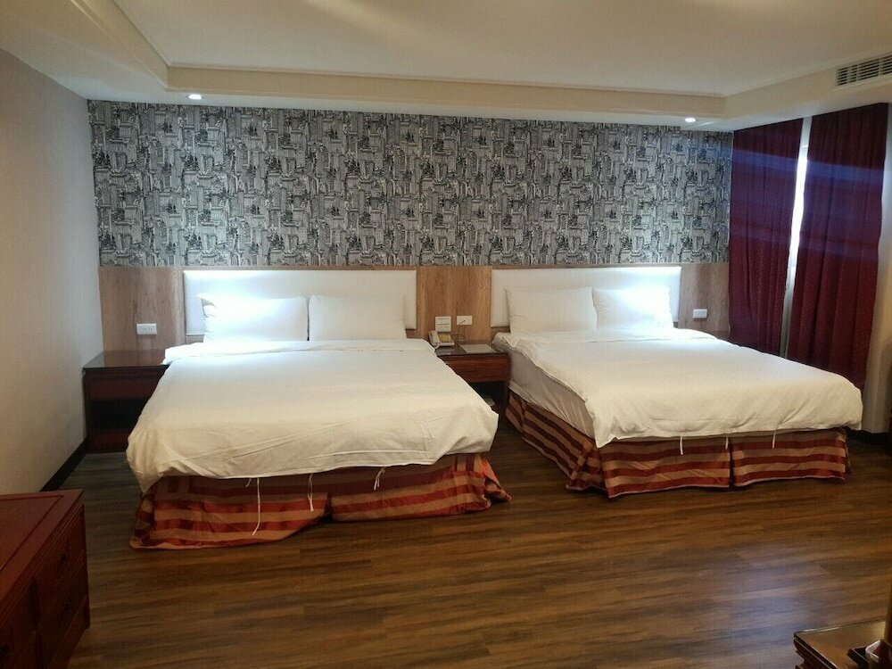 New Plaza Hotel