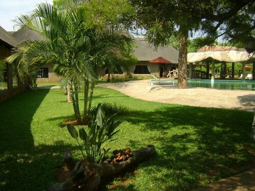 Chrismar Hotel Livingstone, Book Hotel Hoteller i Livingstone med parkering, Parkering