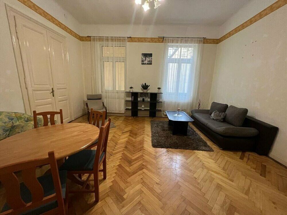 Elena Suite