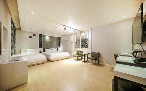 Yeosu Hotel Chocolate, Забронировать Мотель Йосу Чолла-Намдо, рядом с Кобуксон