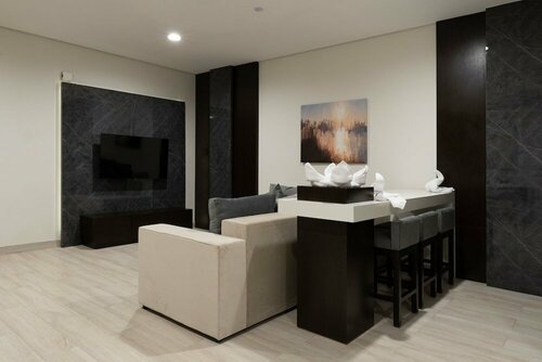 Mirot Residence, Забронировать Апарт-отель Отели Дахран с парковкой, Парковка