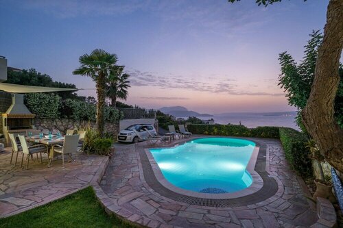 Villa Nicolas Plaka, Забронировать Апартаменты/квартира Отели Плака с бассейном, Бассейн