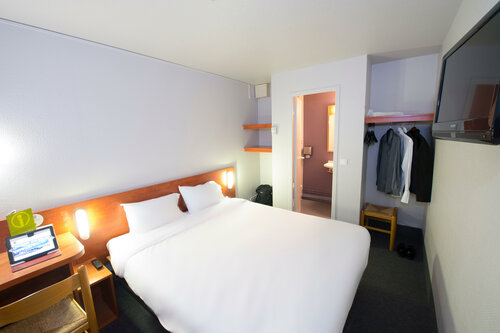 B&B HOTEL Clermont-Ferrand Le Brézet Aéroport, Réserver Chambre d'hôtes Clermont-Ferrand Puy-de-Dôme